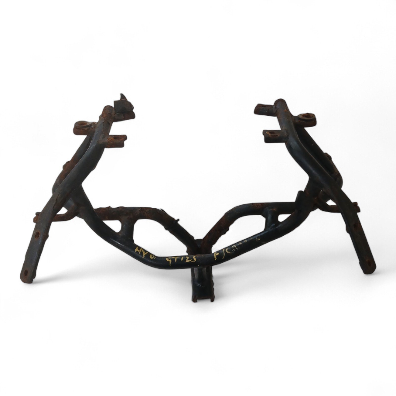 10794_2028129-Photoroom.jpg Hyosung GT125 125 2006 Front Bracket OEM - Image 1