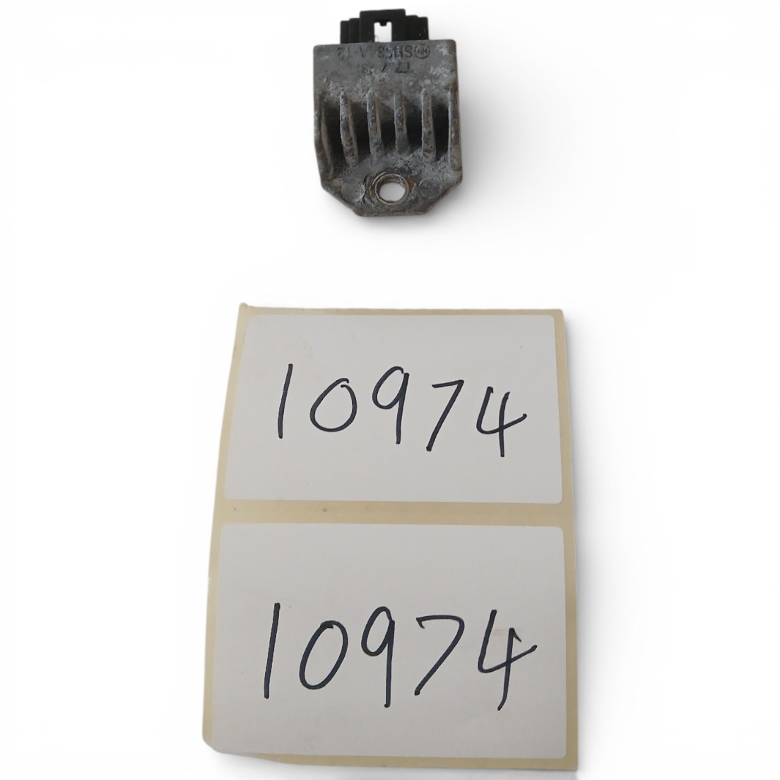 10974_2028129-Photoroom.jpg Peugeot Speedfight50 50 1997 Voltage Regulator Rectifier OEM - Image 1