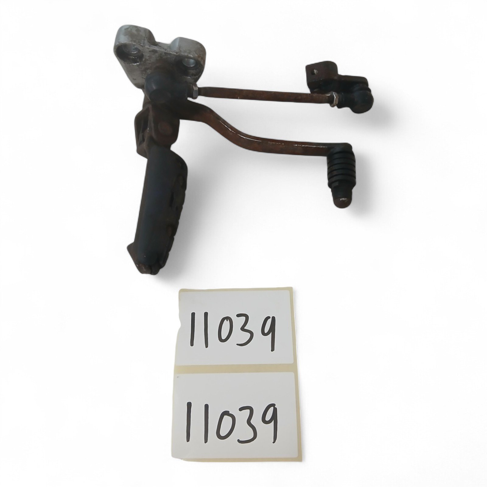 11039_2028129-Photoroom.jpg Yamaha FZR600 Genesis 600 1989-1991 Gear Lever, Footrest Peg and Hanger OEM - Image 1
