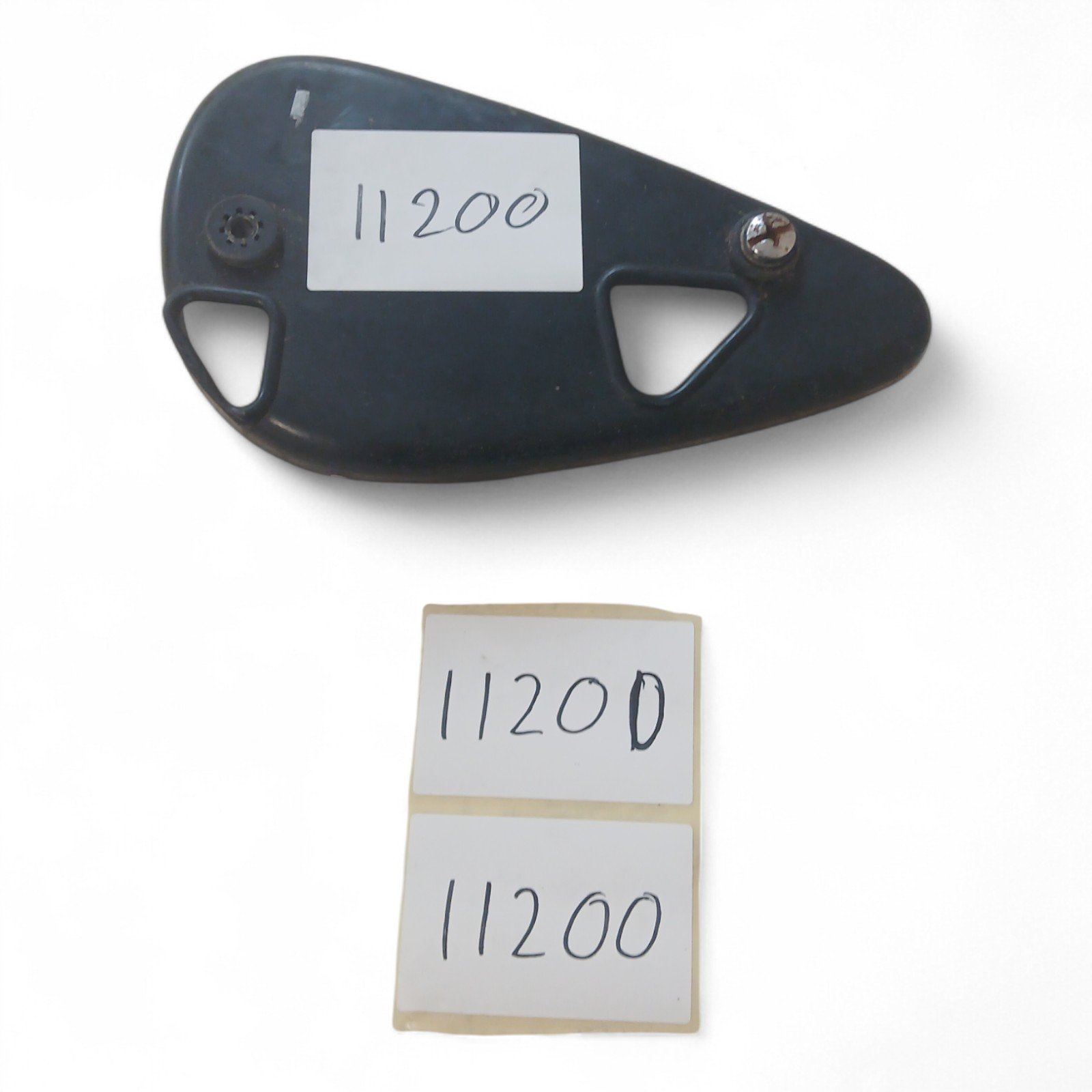 11200_2028129-Photoroom.jpg SYM Husky 125 1995-1999 Right Duct cover base OEM 82201-no2-000 - Image 1