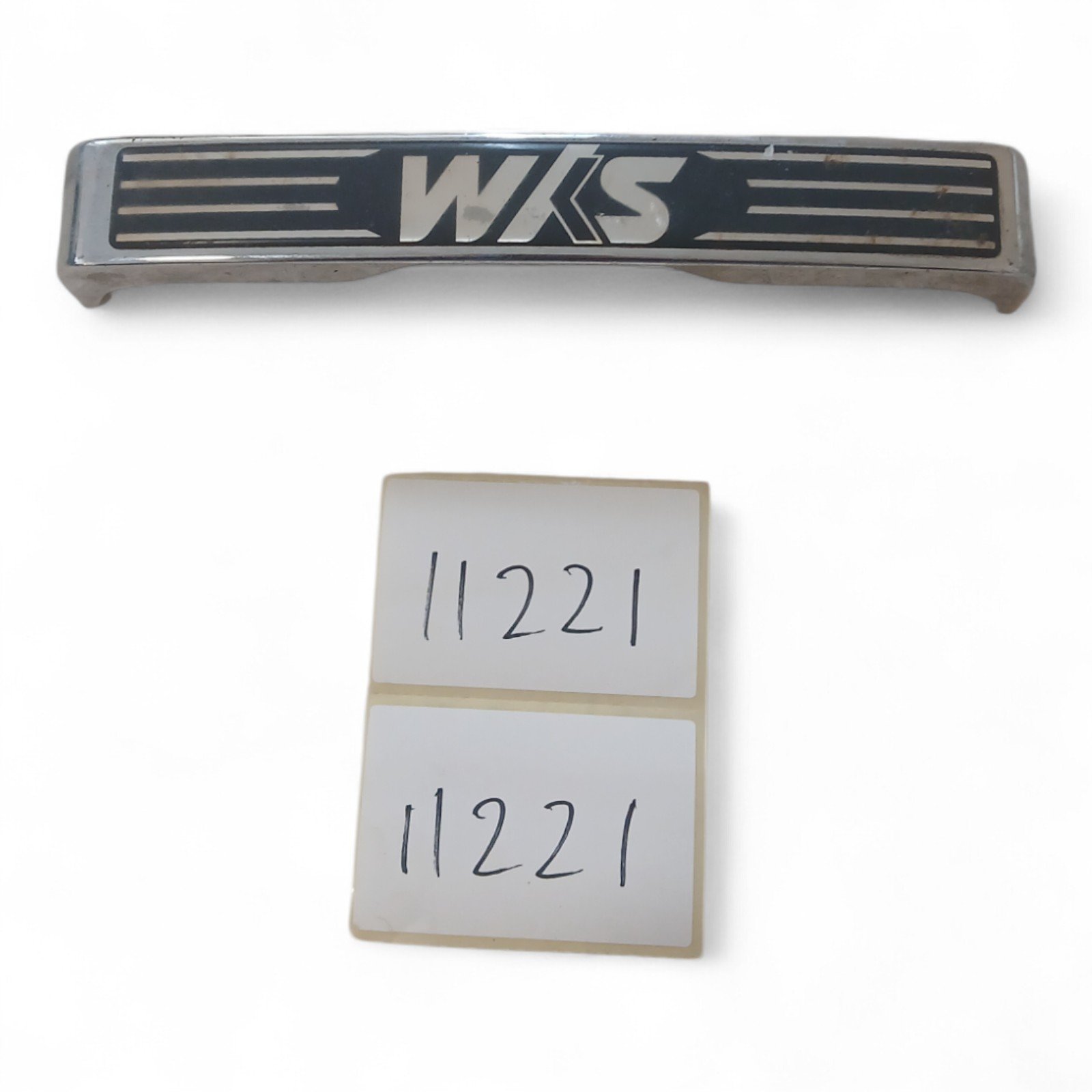 11221_2028129-Photoroom.jpg SYM Husky 125 1995-1999 Front Yoke Emblem OEM - Image 1