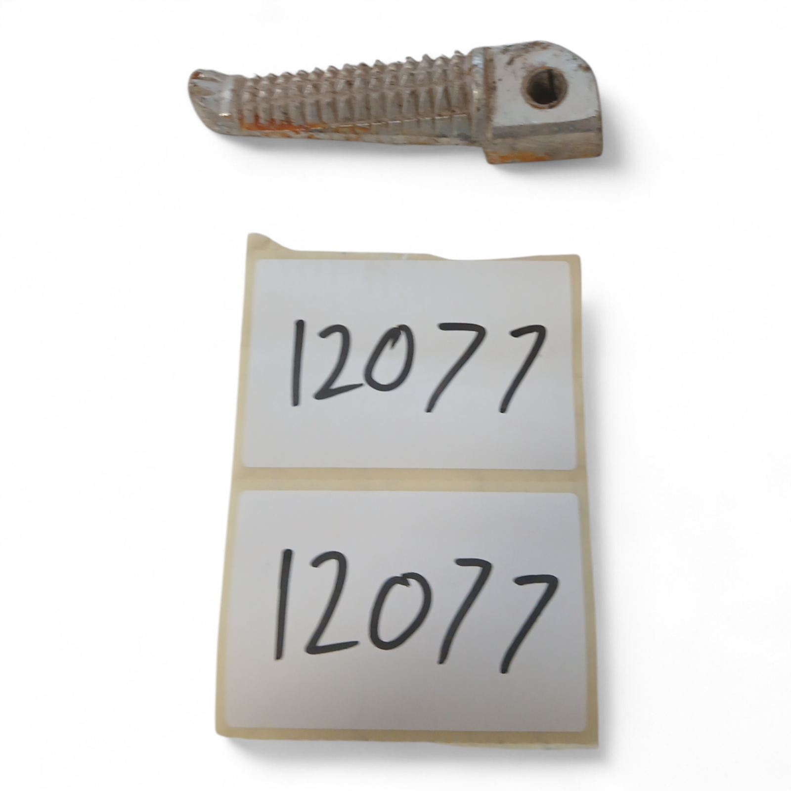 12077_2028129-Photoroom.png Honda CB1300SF 1300 2003-2012 Right Side Footrest Peg OEM - Image 1