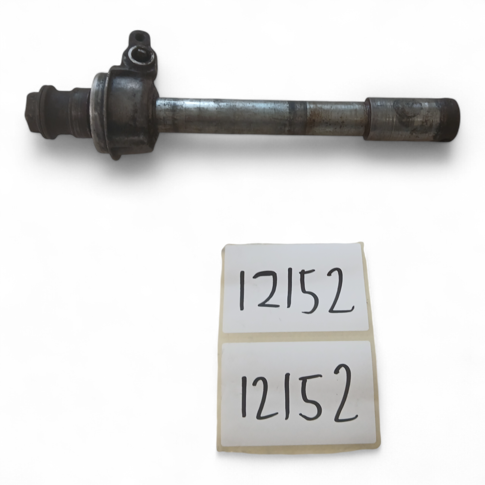 12152_2028129-Photoroom.png Honda VFR400 400 1986-1989 Front Spindle And Speedometer Drive OEM - Image 1