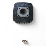 Suzuki TS125 125 1990-1999 Cylinder Head OEM - Image 6