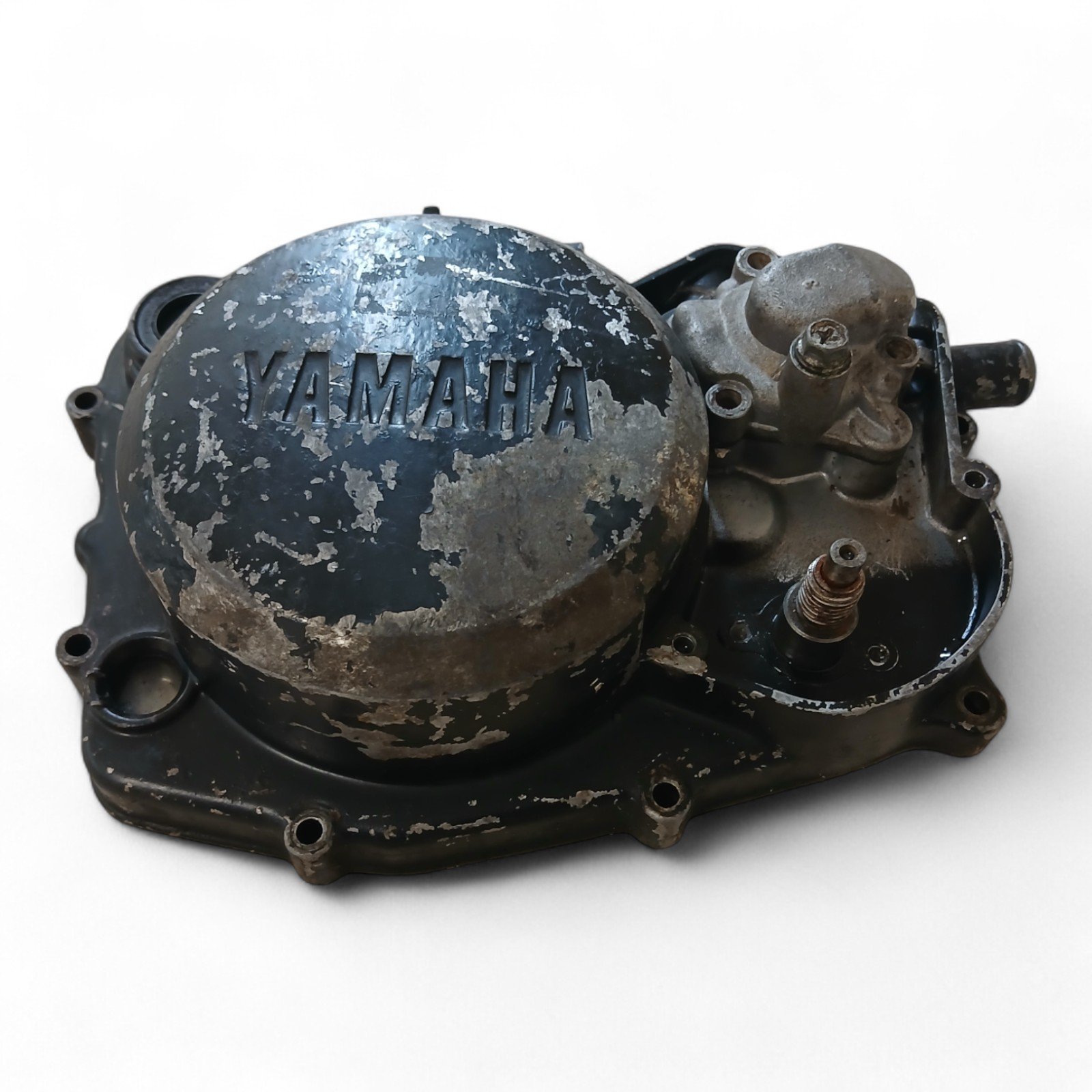12928_2028129-Photoroom.jpg Yamaha DT 125 125 1982 Clutch Case Engine Cover OEM - Image 1