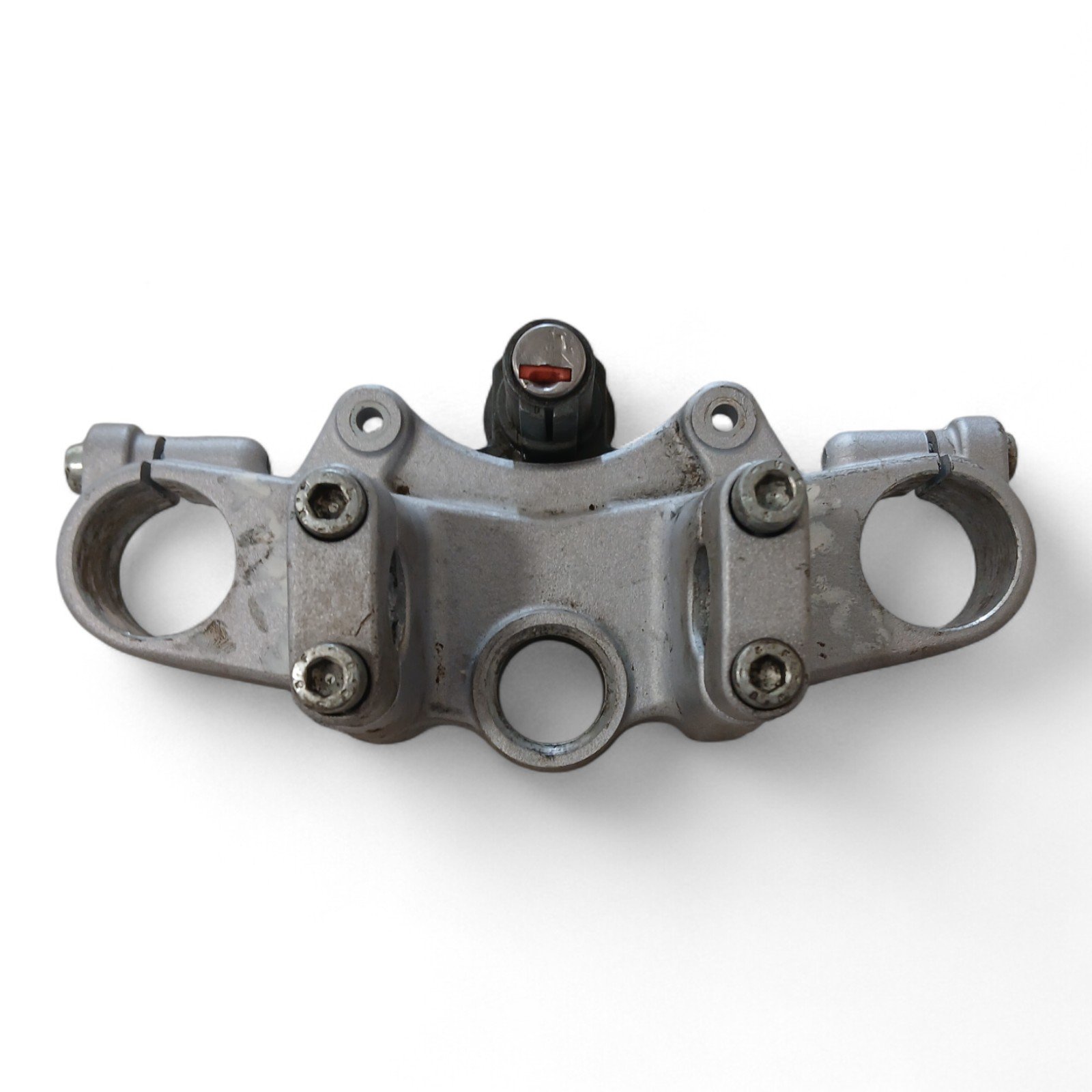 12933_2028129-Photoroom.jpg Yamaha XT 125 R 125 2003 Top Yoke and Handlebar Clamps OEM 107620 - Image 1