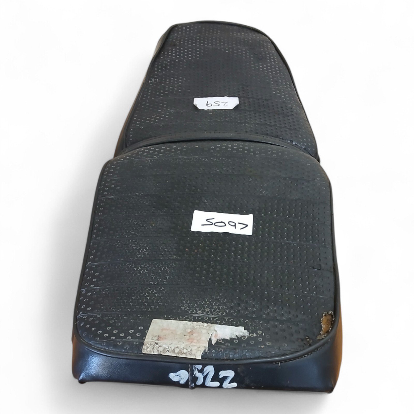 5097_2028129-Photoroom.jpg Kawasaki Z250T Z 250 249cc 1980 Twin Seat Saddle OEM N/a - Image 1