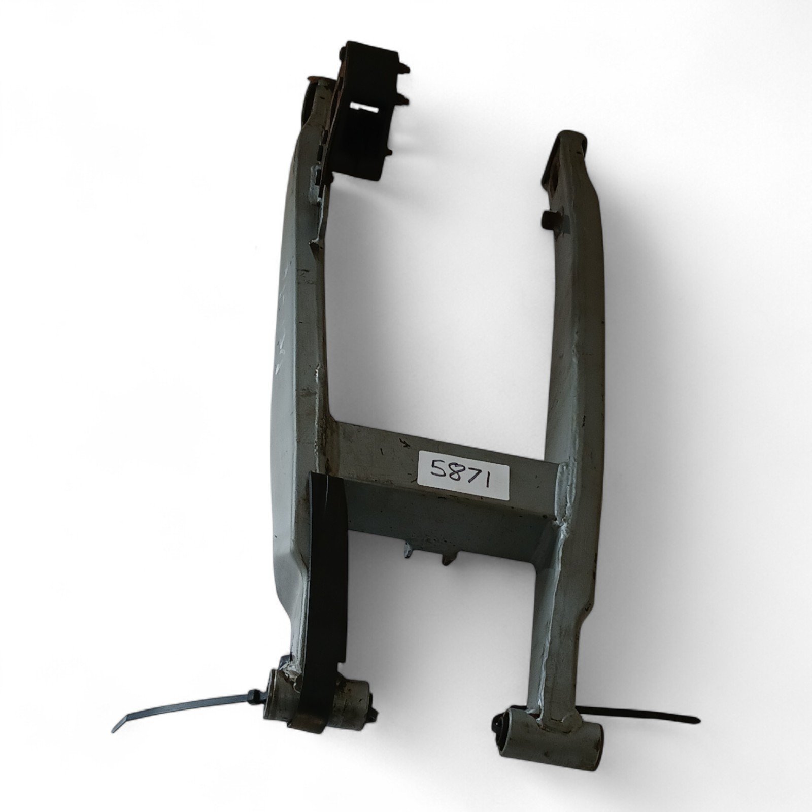 5871_2028129-Photoroom.jpg Aprilia SX50/Derble 2008 Rear swing arm OEM - Image 1