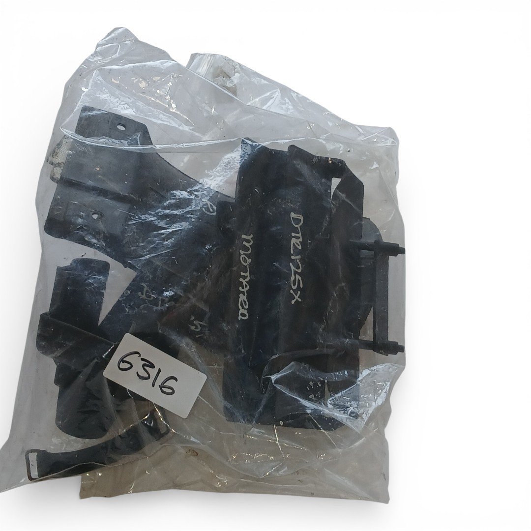 6316.1_202028129.jpg Yamaha DT125X DT 125 X 125cc 2004-2007 Job lot of plastic parts grill mud flap & others OEM - Image 1