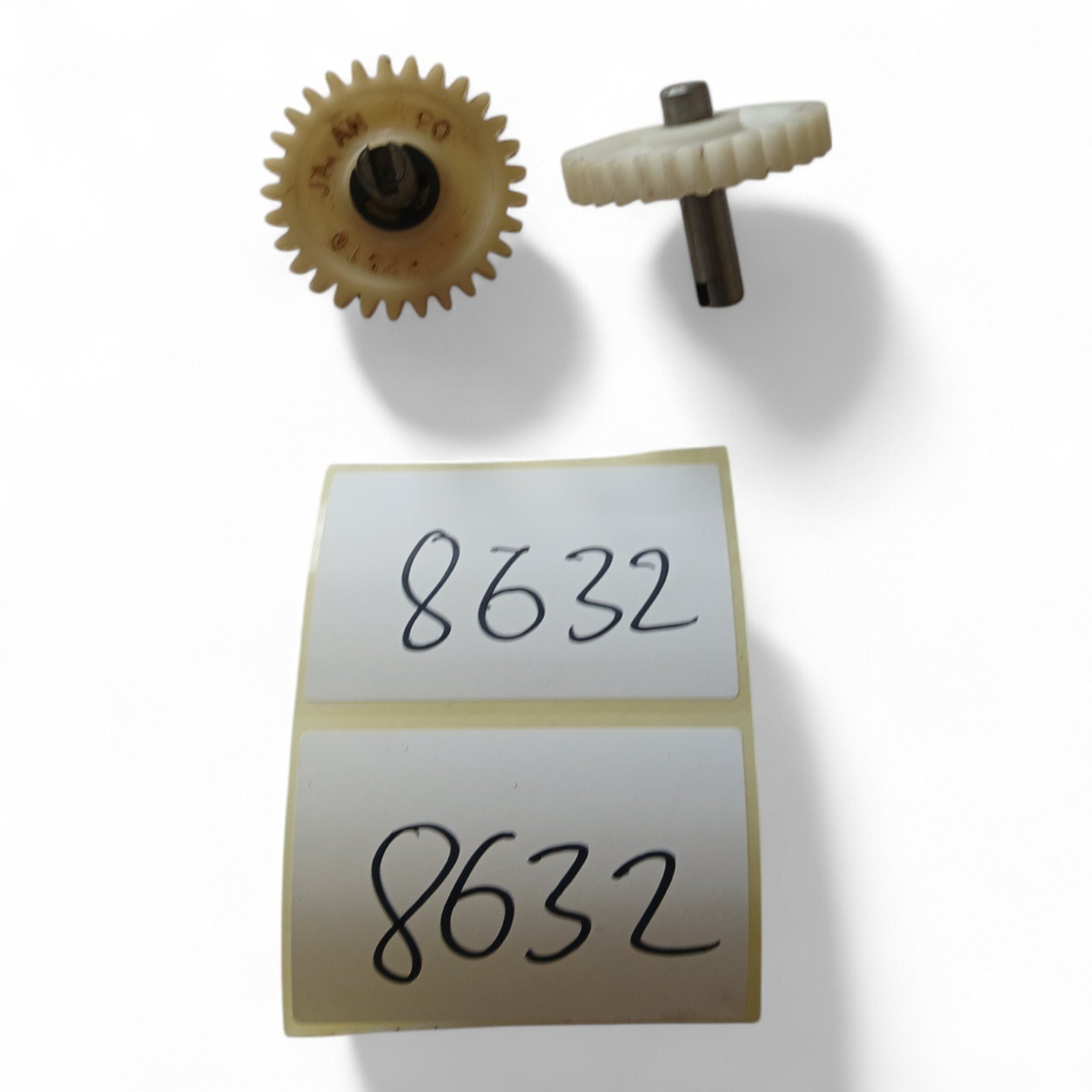 8632_2028129.jpg Kawasaki KC100 KC 100 KE100 1973 - 1990 Oil pump gears X2 OEM - Image 1