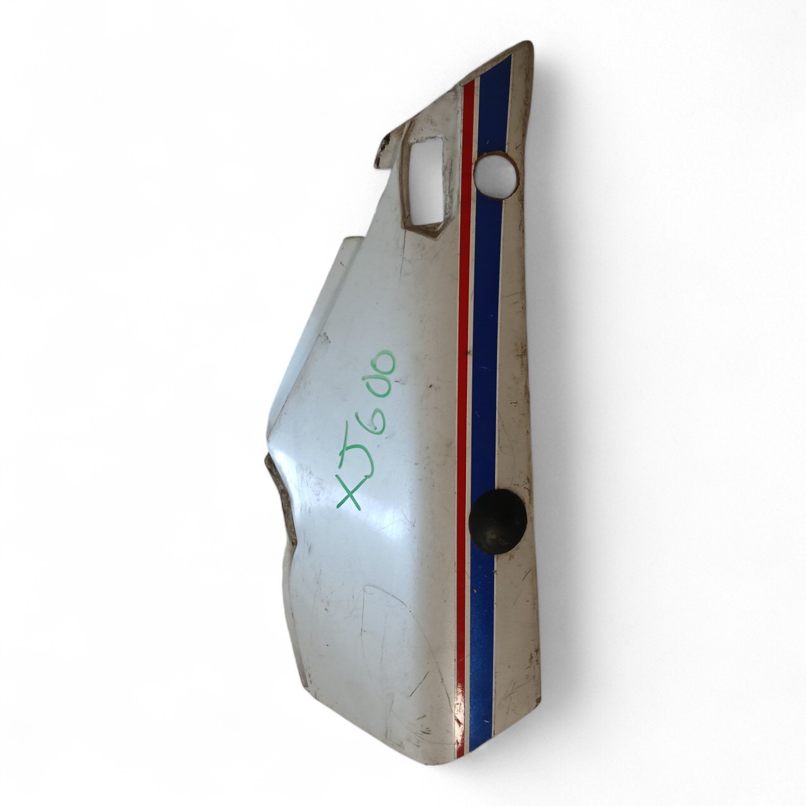 9891_2028129.jpg Yamaha XJ600 600 1984 Left Hand Fairing Tail Piece Cowling OEM - Image 1