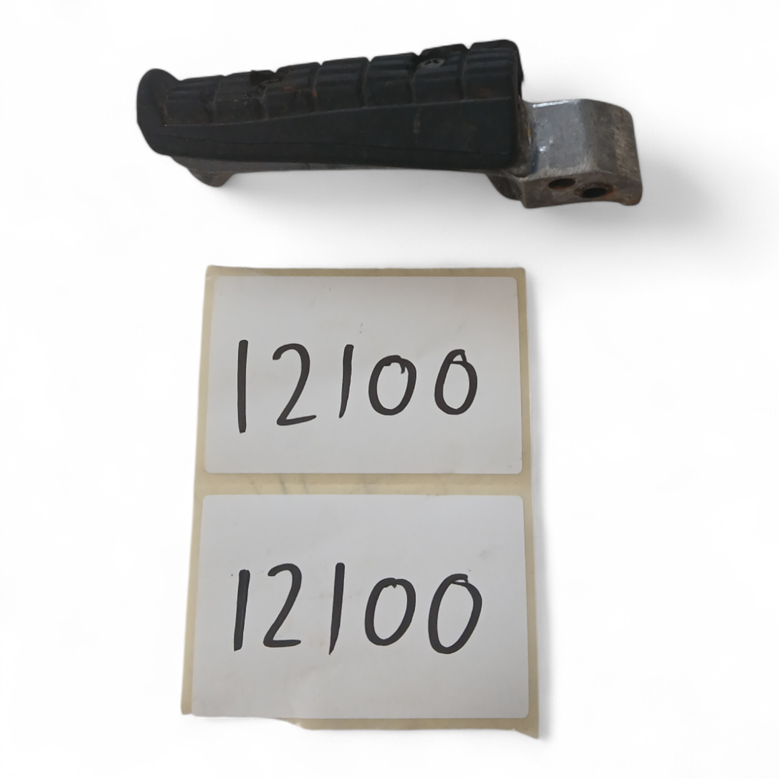 12100-2028129-Photoroom.png Yamaha XJ600 600 1996 Right Side Passenger Footrest Peg OEM - Image 1