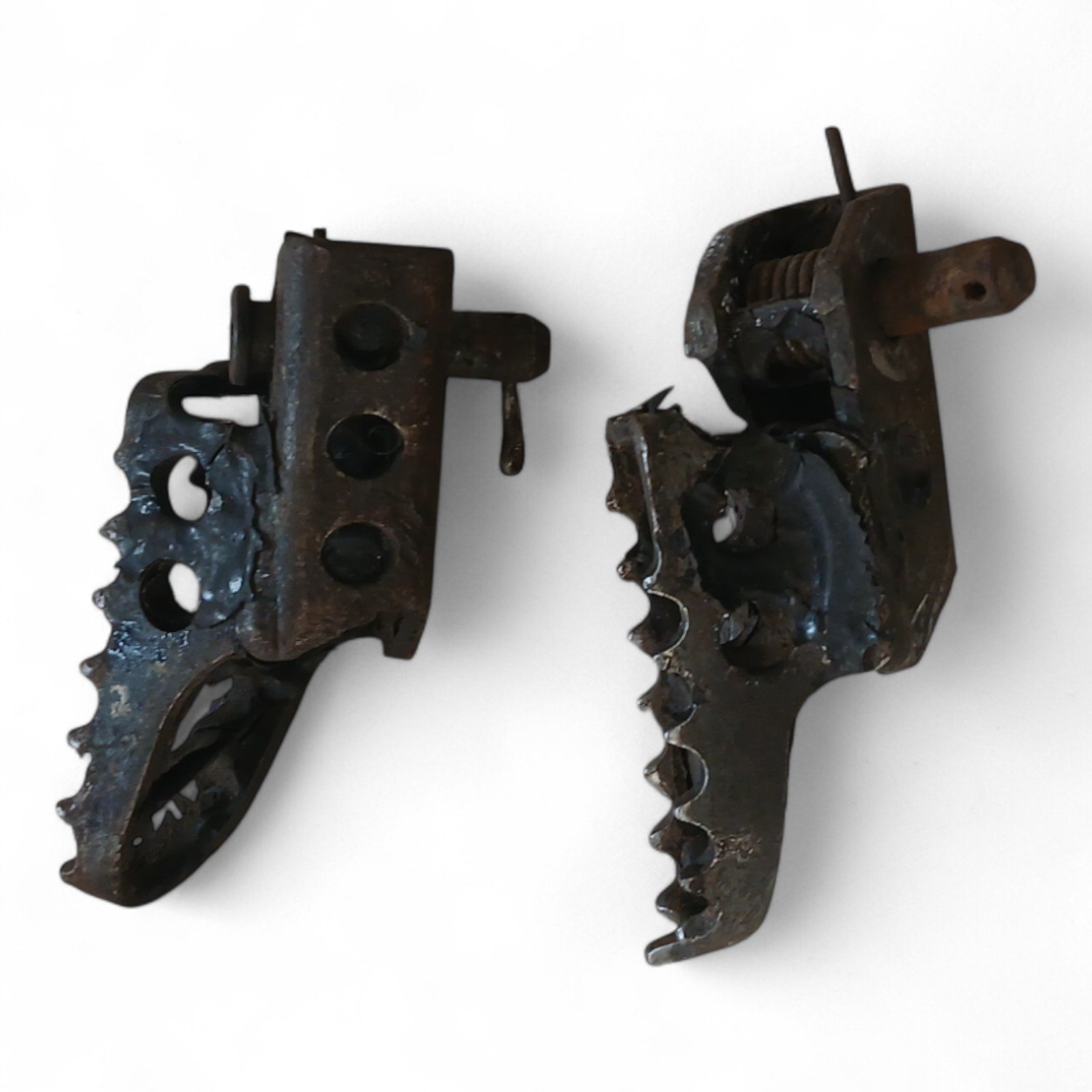 13448_2028129-Photoroom.jpg Yamaha DTR125 125 1998 Front Footpeg / Footrest OEM - Image 1