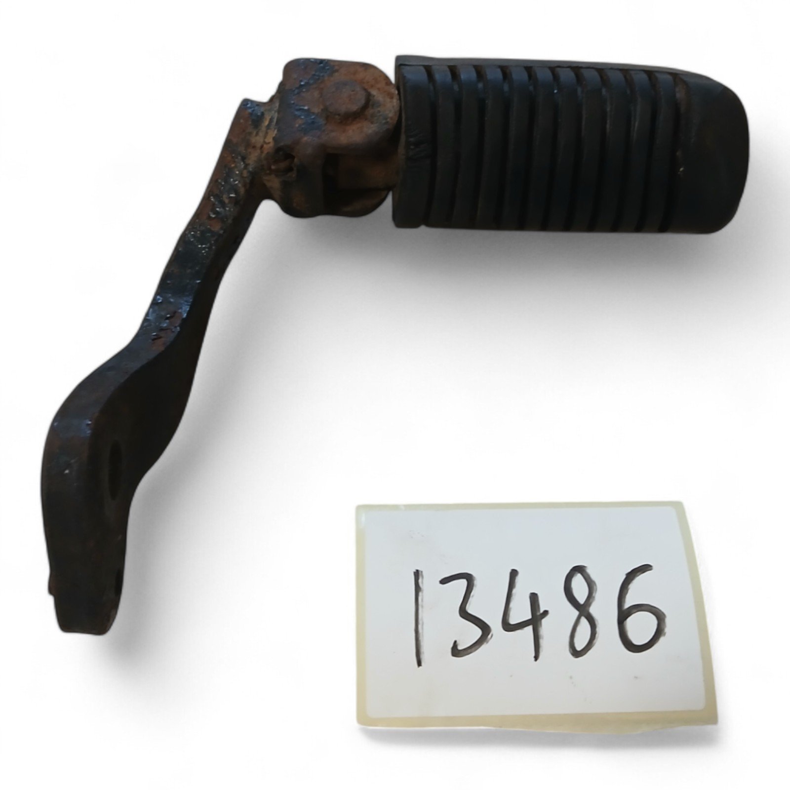 13486_2028129-Photoroom.jpg Yamaha Sr125 125 2003 Front Right Footpeg and Footrest Bracket OEM - Image 1