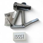 Yamaha FZS 600 Fazer 600 2002-2003 Right Foot Rest Pillion and Bracket OEM 5DM5 - Image 4