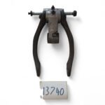 Kawasaki ZX600E ZZR6 600 1993 Suspension / Swingarm Knuckle OEM - Image 3