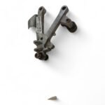 Aprilia RS125 RS 125 125 2009 Front Right Rider Footrest Footpeg Hanger & Bracket OEM - Image 2