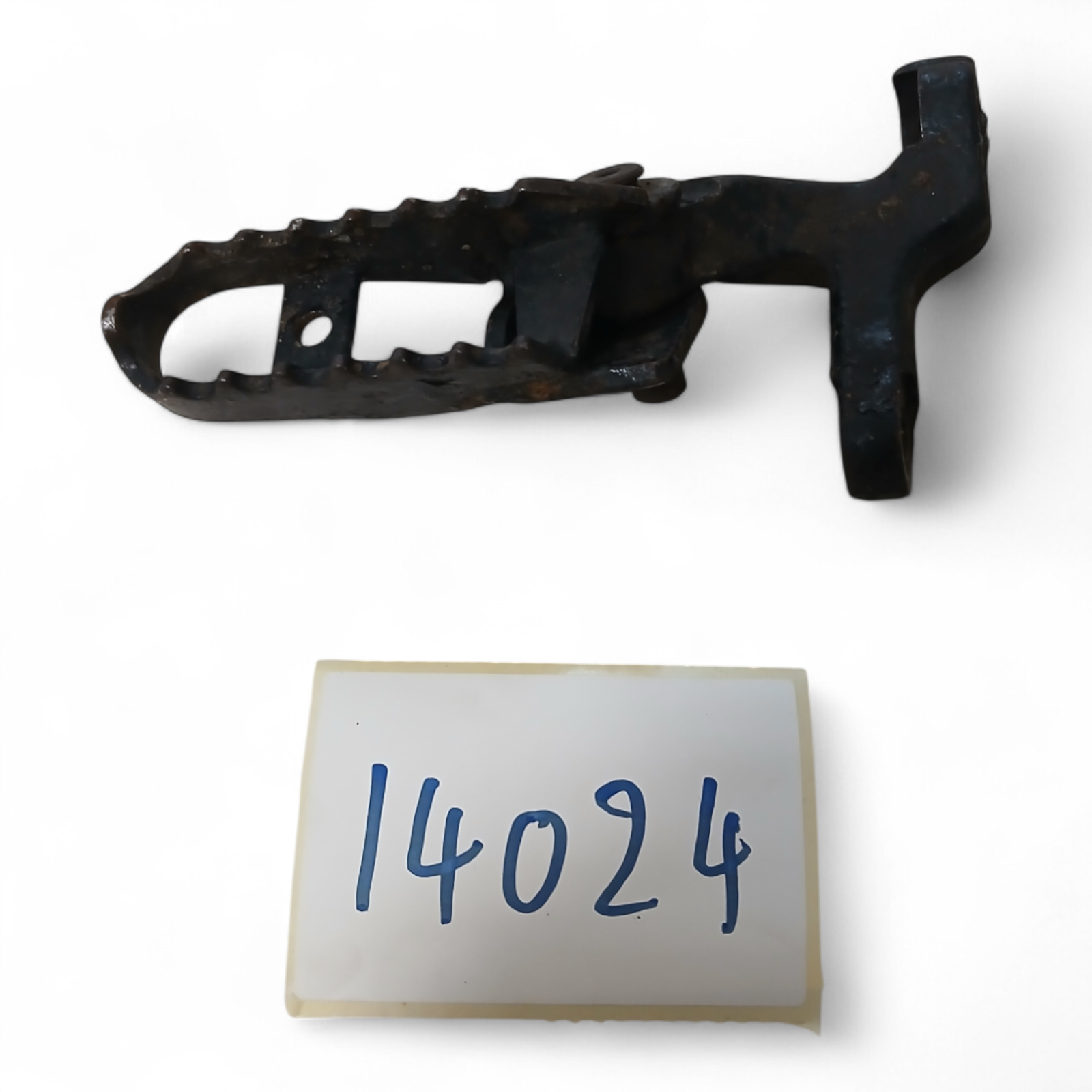 14024_2028129-Photoroom.png Honda XLR 125 125 1997 Left Foot Peg Footrest OEM - Image 1