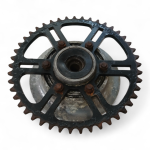 Suzuki GSX 750 ES GR72A 750 1984-1985 Sprocket Carrier With Sprocket - 45 Teeth OEM - Image 2