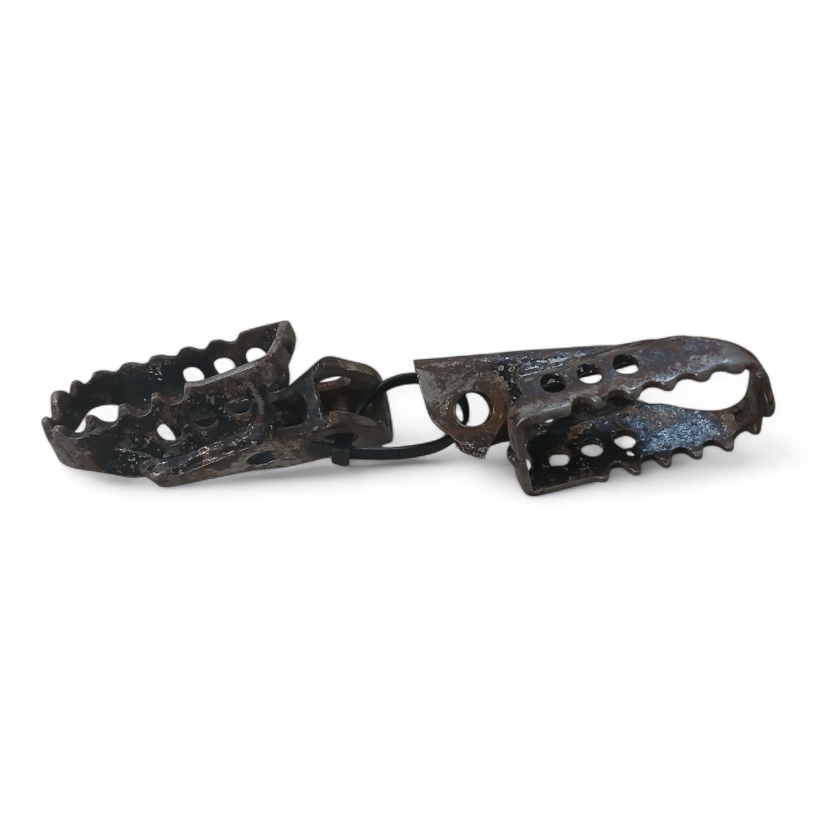 14260_2028129-Photoroom.jpg Yamaha YZ 125 125 1989-1995 Foot Pegs OEM - Image 1