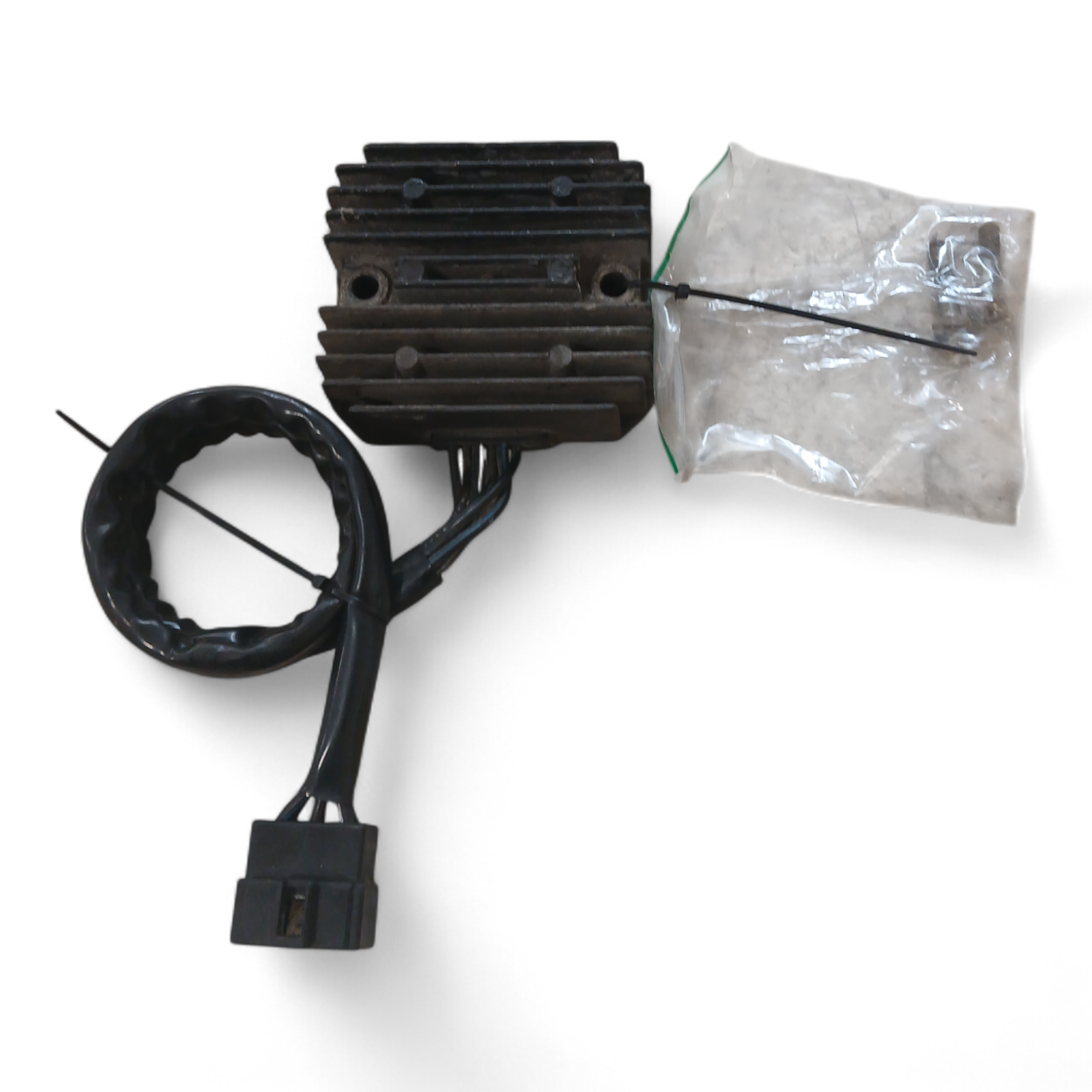 14971_2028129-Photoroom.png Kawasaki Vulcan 1600 NOMAD 1600 2005 Voltage Regulator / Rectifier OEM SH541G-12 - Image 1