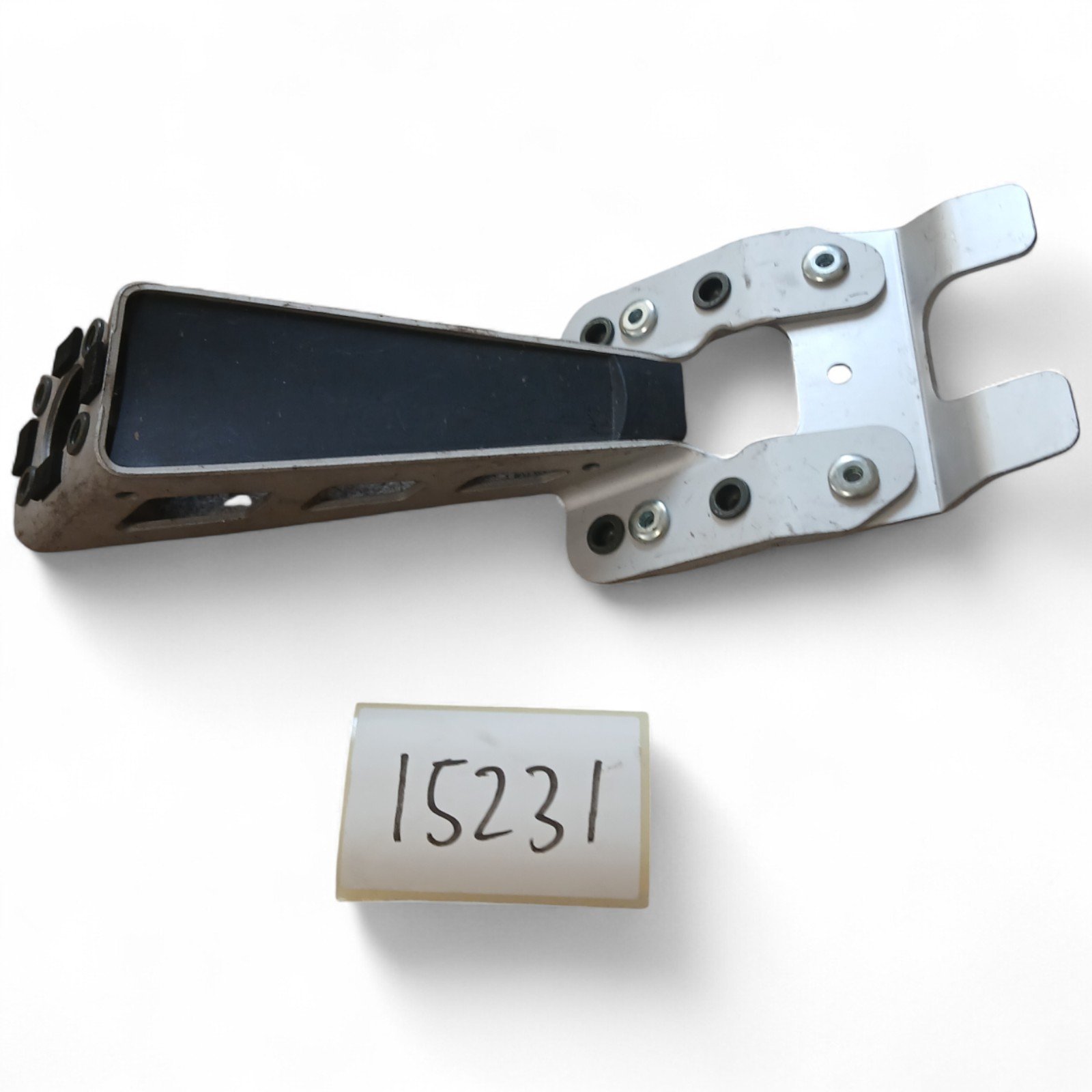 15231_2028129.jpg Yamaha YZF R1 R6 600-1000 2008-2014 Number Plate / Rear Mudguard Bracket OEM 13S - Image 1