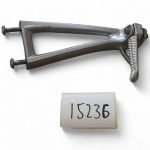 Yamaha YZF R1 R6 600-1000 2005 Right Side Footrest Peg and Bracket OEM 2C0-5 - Image 3