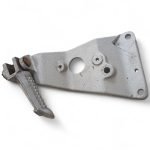 Suzuki GSX-R 750 750 1988-1990 Left Hand Front Footrest Peg Bracket and Footrest Peg OEM 43700-17D00 - Image 3
