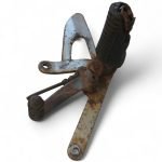 Yamaha TZR 125 125 1987-1992 Front Left Footrest Bracket, Gear Lever and Footrest OEM - Image 3