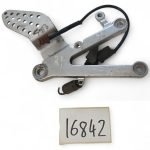Yamaha YZF R1 1000 2000 Front Right Footrest Peg Bracket OEM - Image 3
