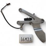 Yamaha YZF R1 1000 1998-1999 Front Right Footrest Bracket OEM - Image 6