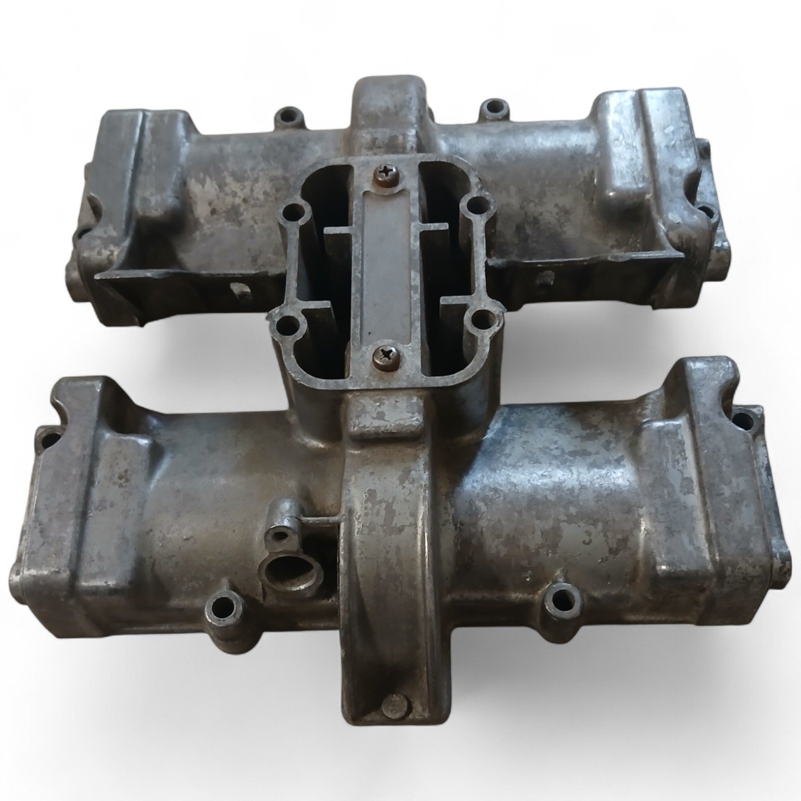 17083_2028129-Photoroom.jpg Suzuki GS 250 T 250 1981 Engine Valve Cover OEM 637 - Image 1